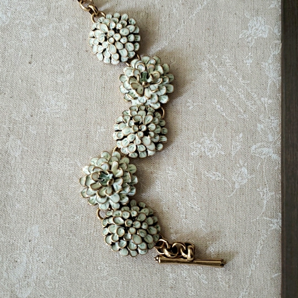 Lucky Brand Vintage Brass Enamel Flower Bracelet - Picture 3 of 6